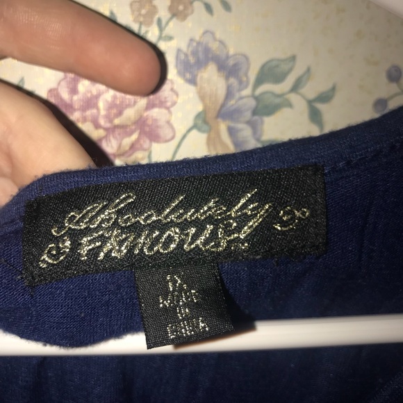 BLOUSE 💕💕 - Picture 2 of 2